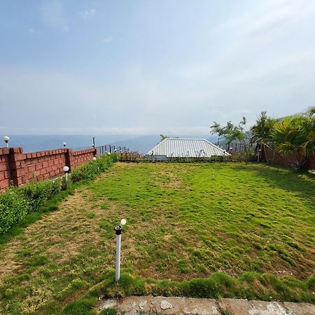 Paras Holiday Home Сатара Екстериор снимка