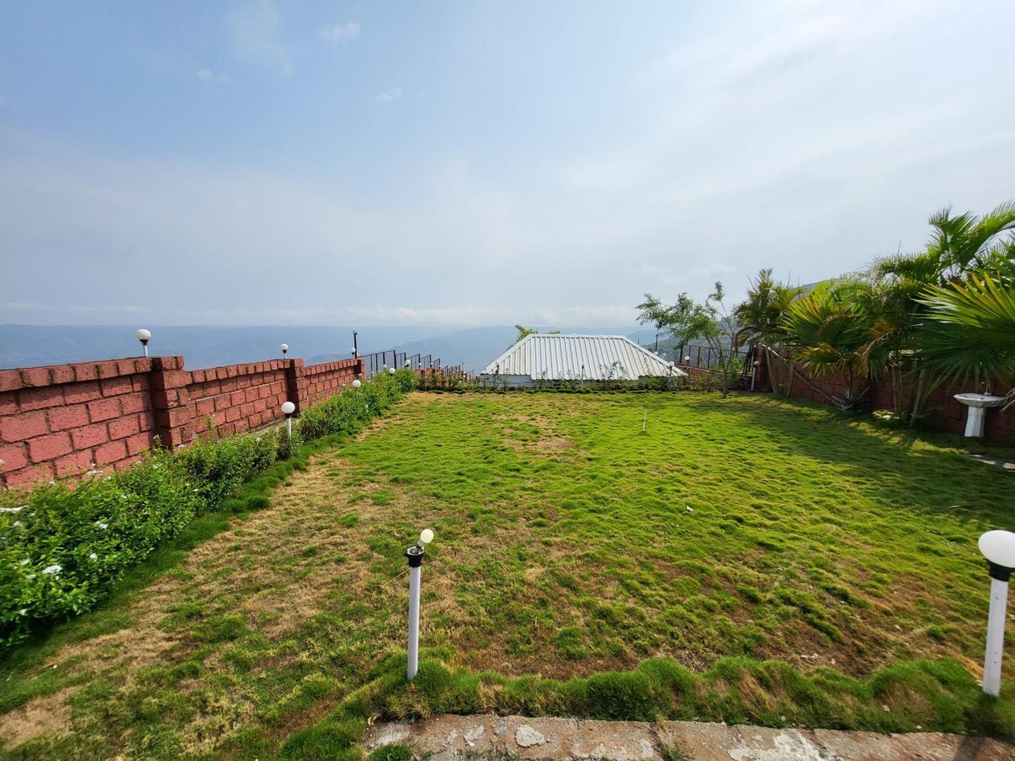 Paras Holiday Home Сатара Екстериор снимка