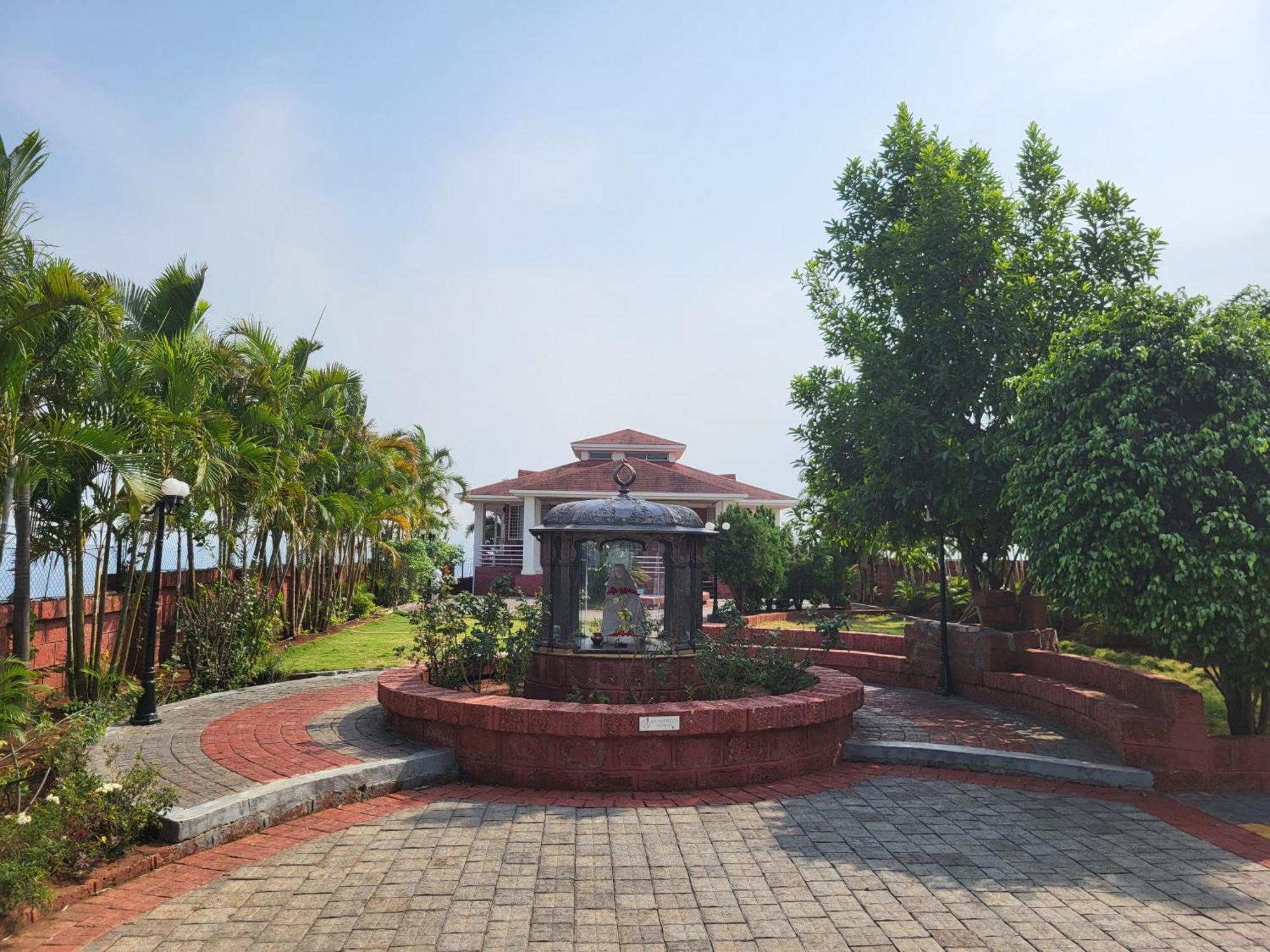 Paras Holiday Home Сатара Екстериор снимка